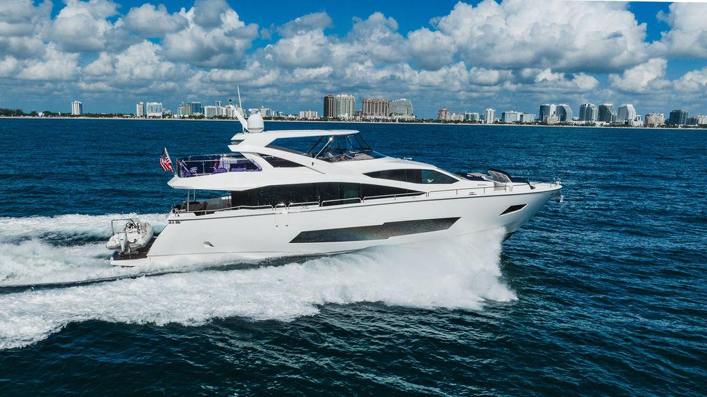 2019 Sunseeker 86 Yacht