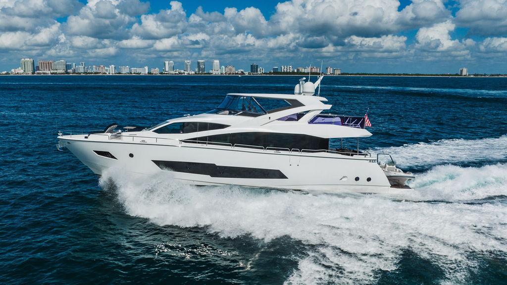 2019 Sunseeker 86 Yacht