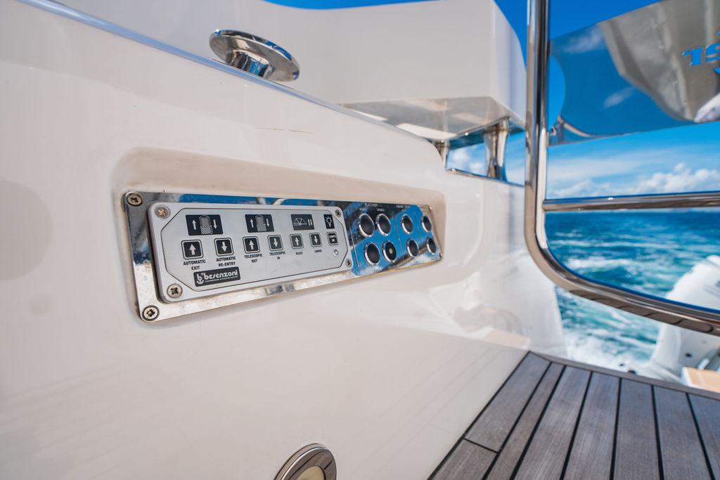 2019 Sunseeker 86 Yacht