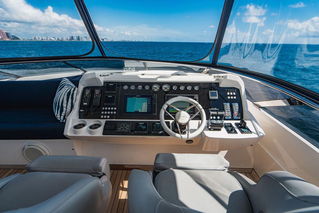 2019 Sunseeker 86 Yacht