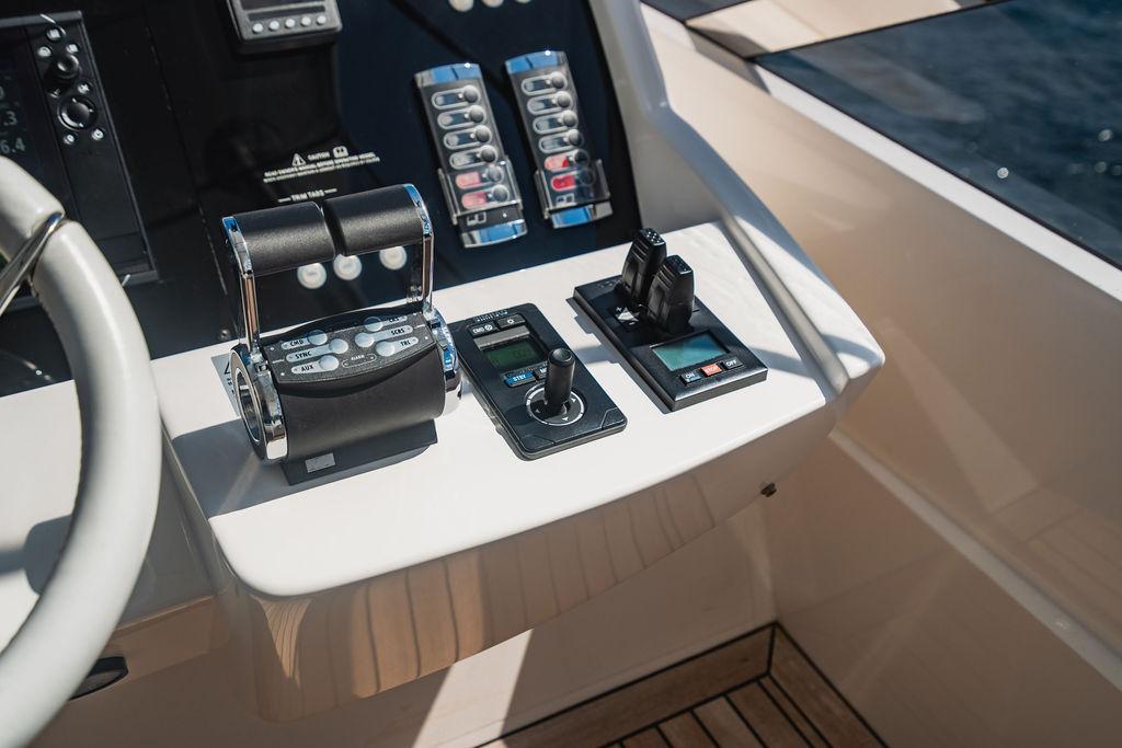 2019 Sunseeker 86 Yacht