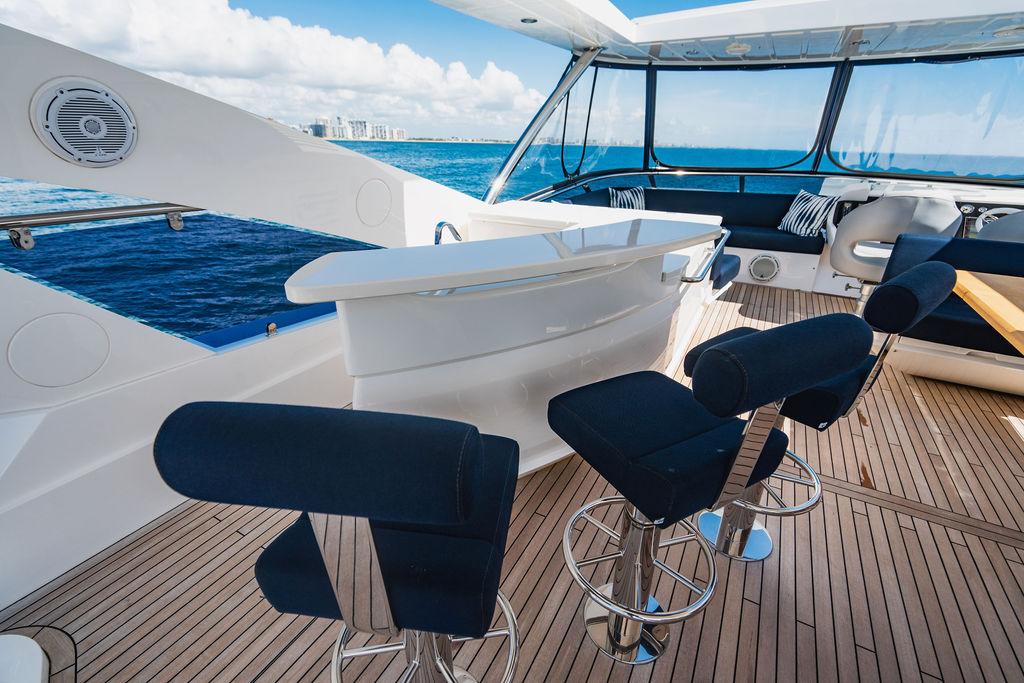 2019 Sunseeker 86 Yacht