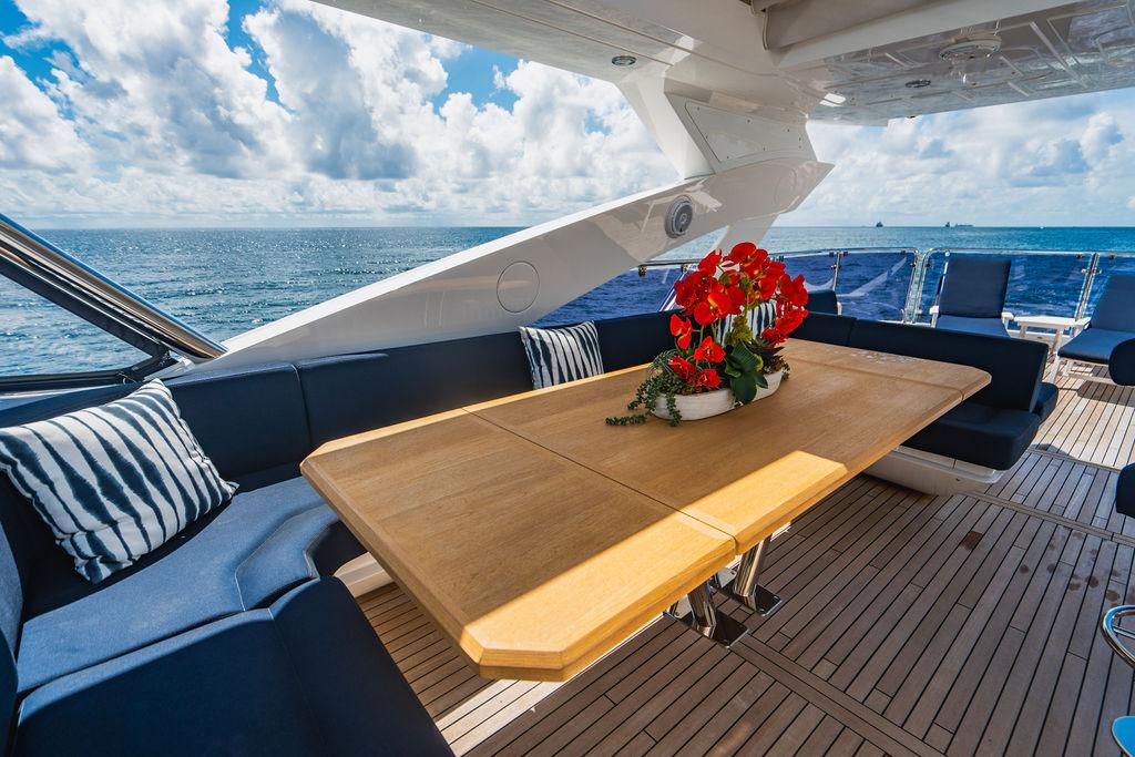 2019 Sunseeker 86 Yacht