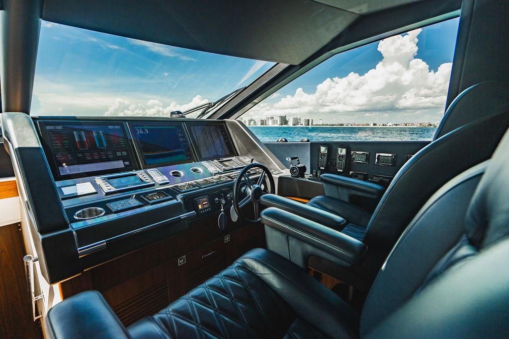 2019 Sunseeker 86 Yacht