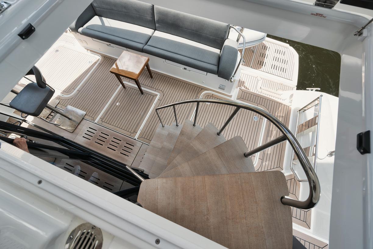 Wide Staircase to Flybridge