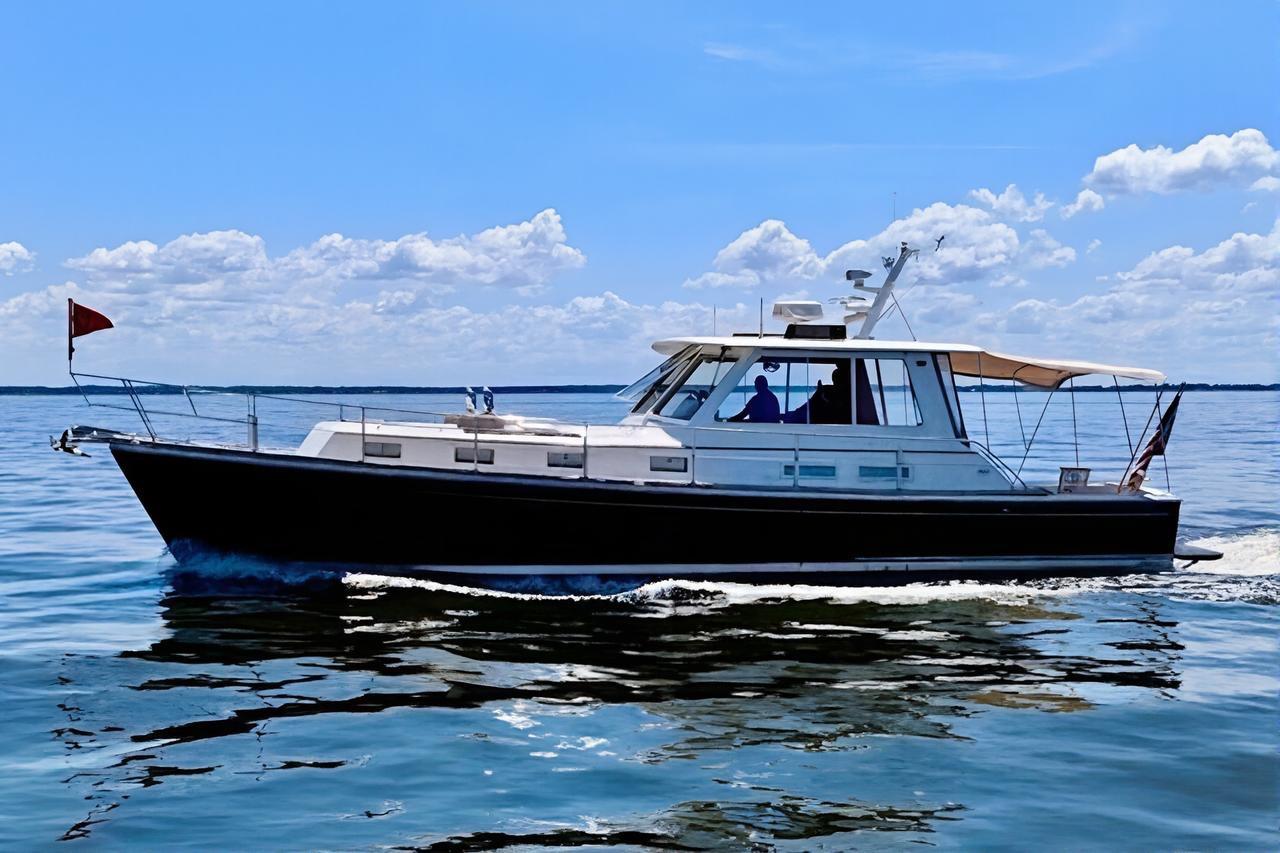 2003 Grand Banks Eastbay 43 HX No Rules