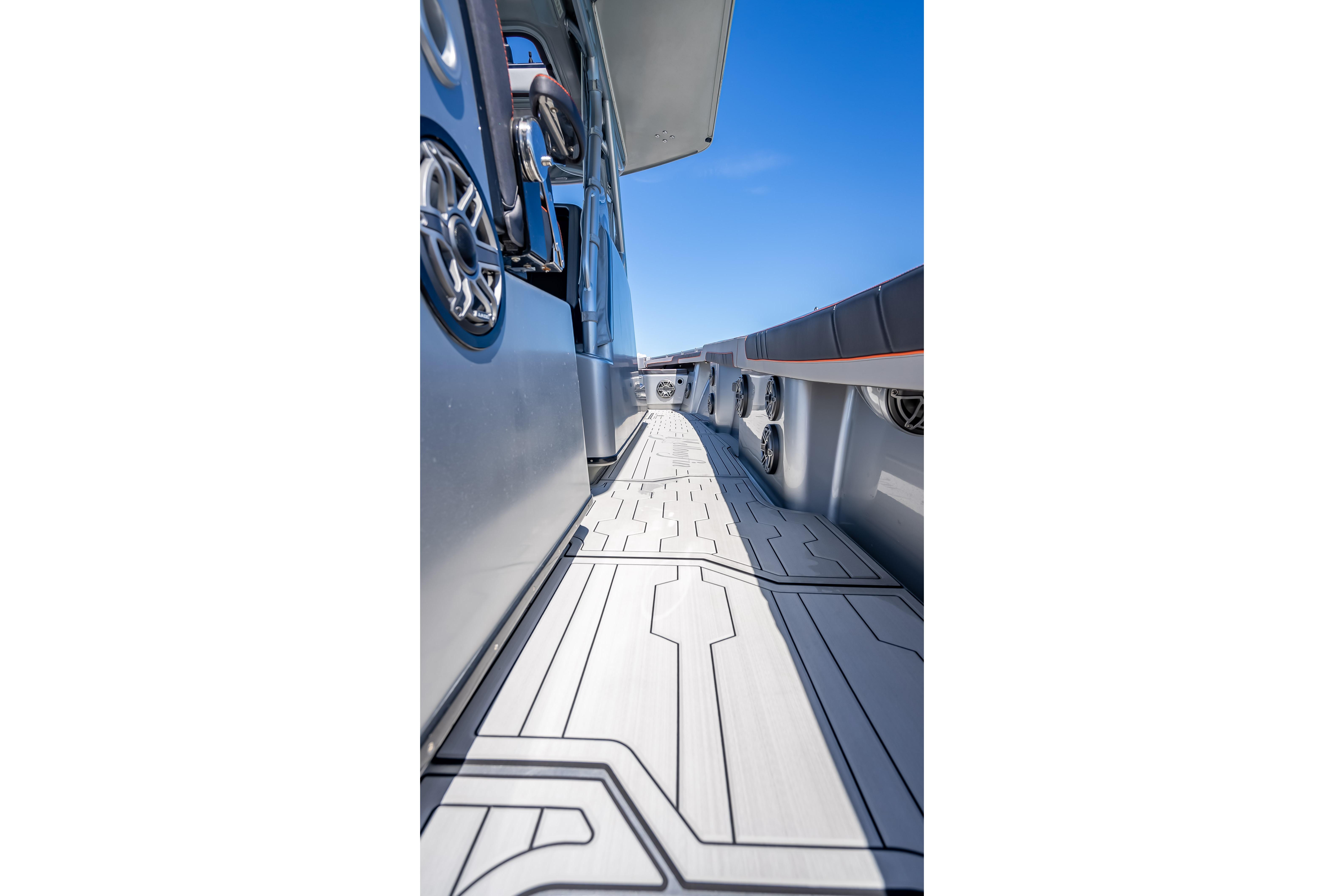 Boat image 10