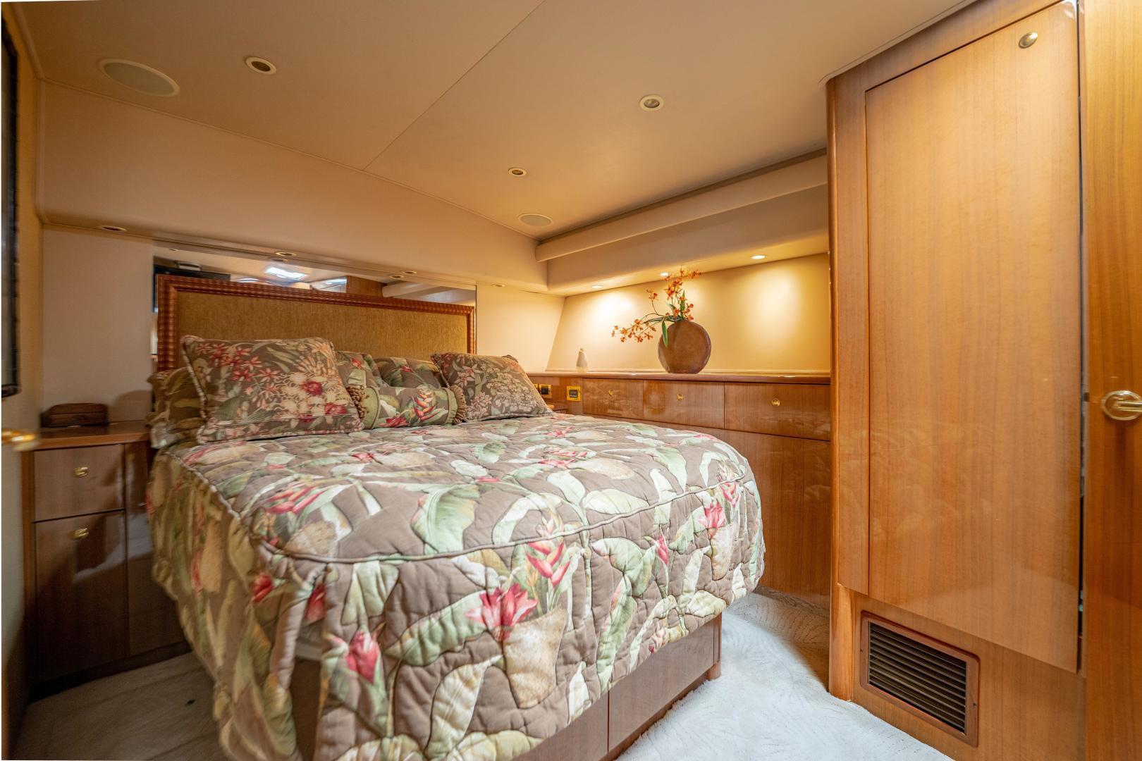 Viking 52 - Heyca I - Master Stateroom