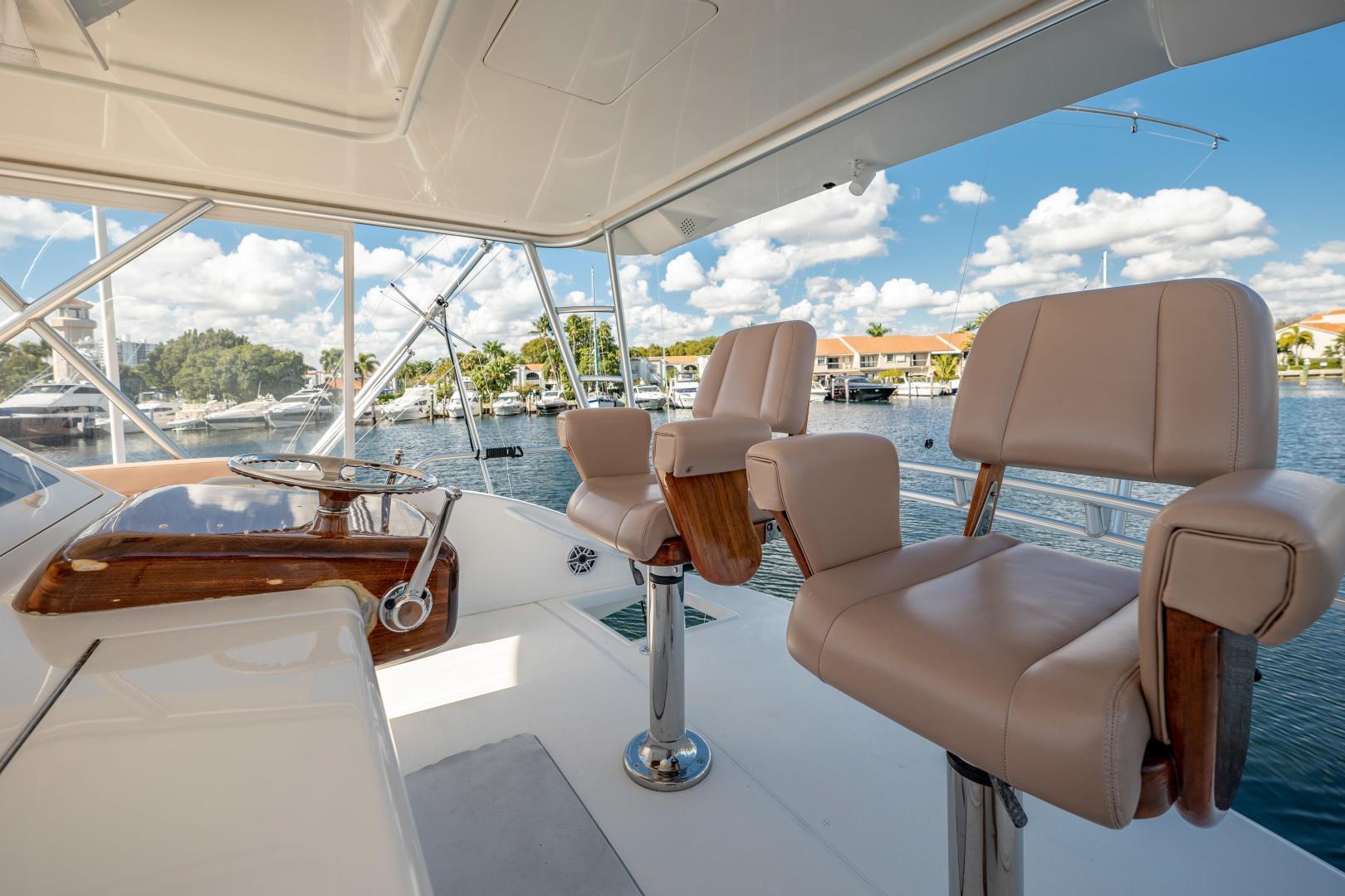 Viking 52 - Heyca I - Helm Seating