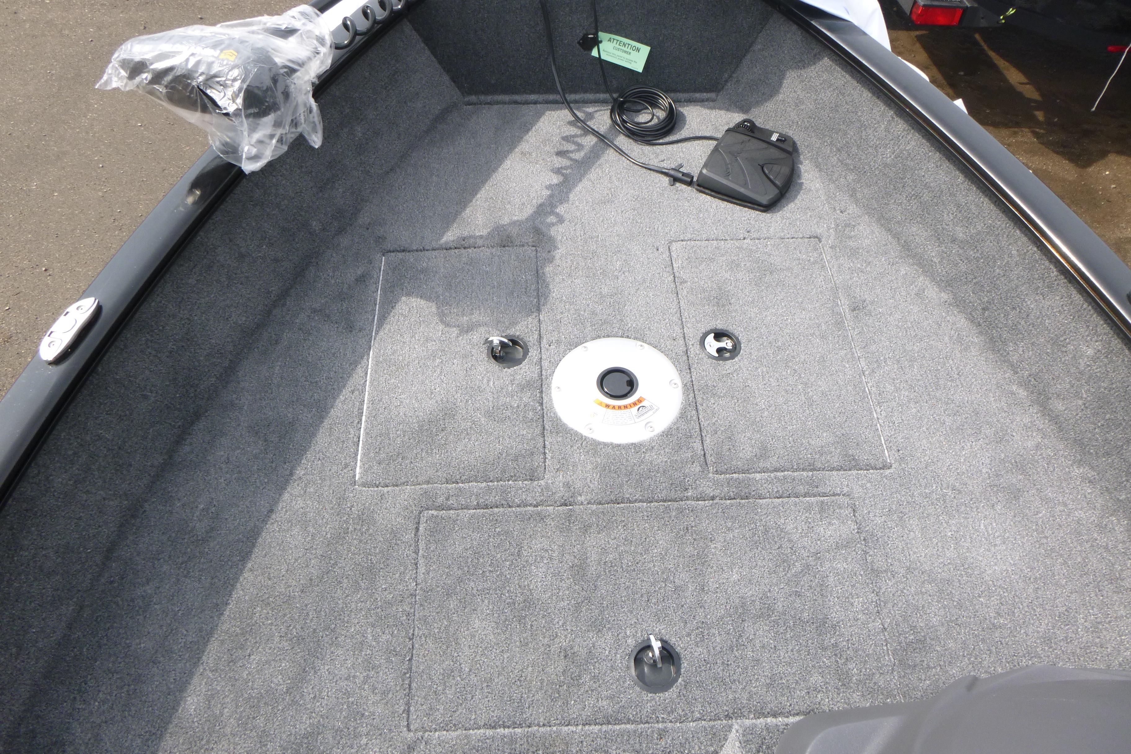 2026 Tracker Super Guide V-16 SC Gallery