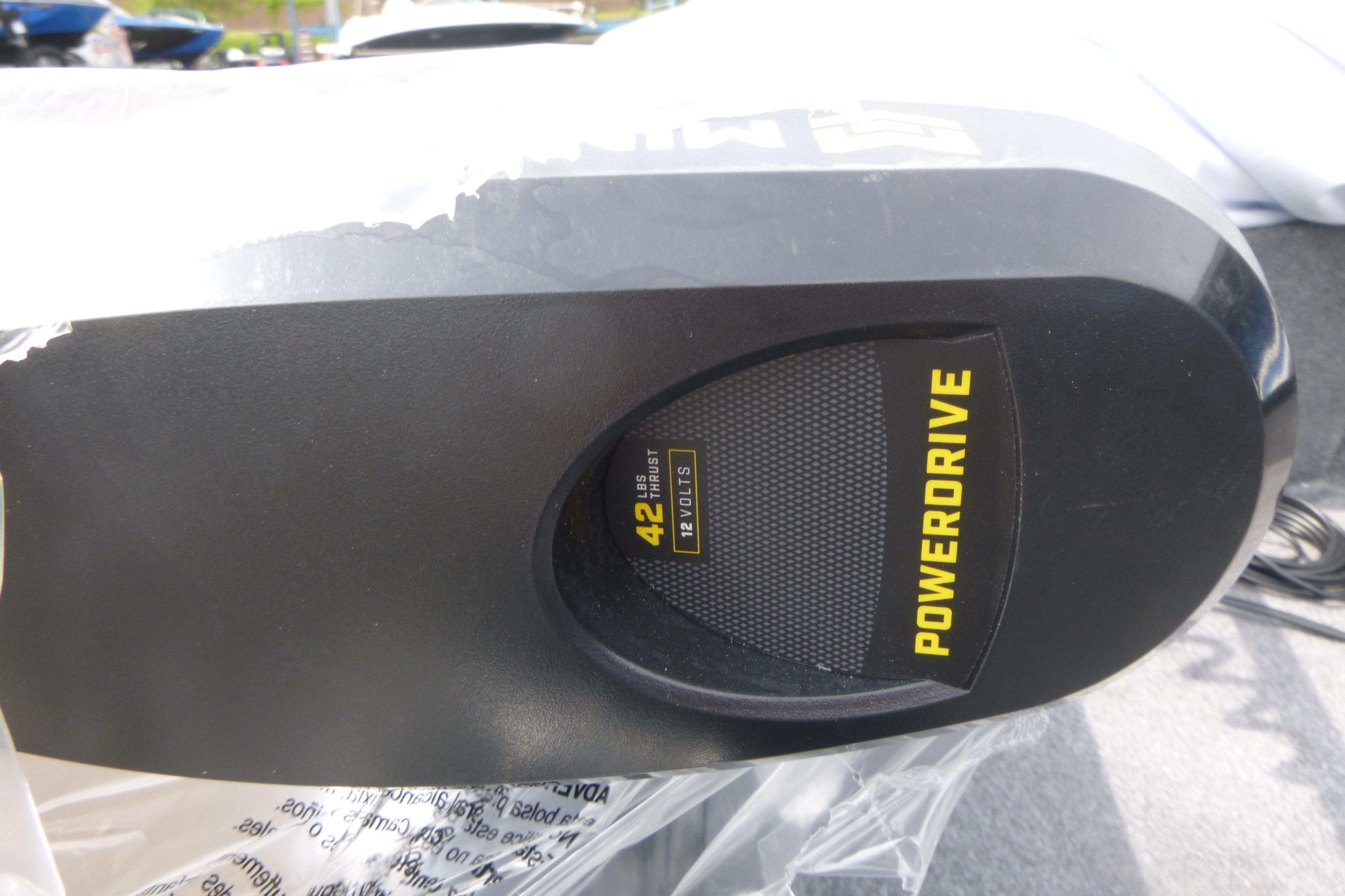 2026 Tracker Super Guide V-16 SC Gallery