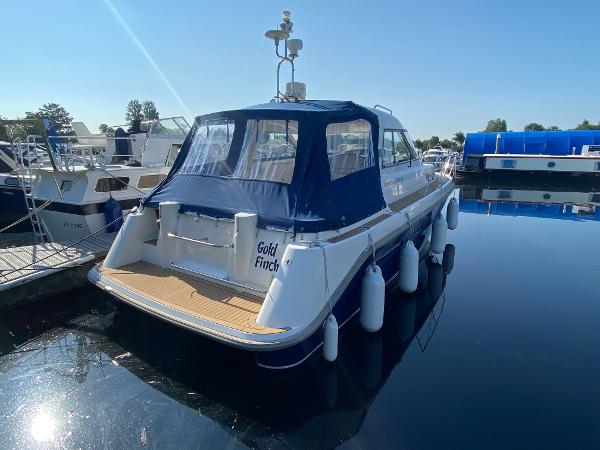 2002 Barnes Brinkcraft Royale 305