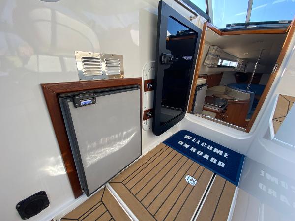2002 Barnes Brinkcraft Royale 305