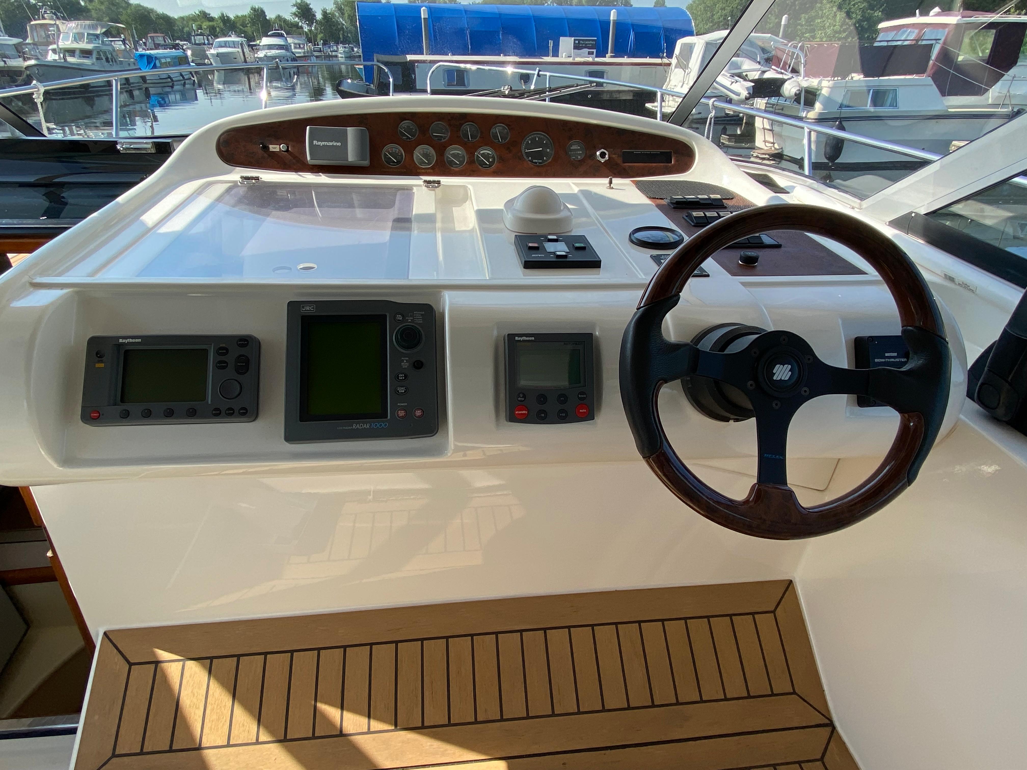 2002 Barnes Brinkcraft Royale 305