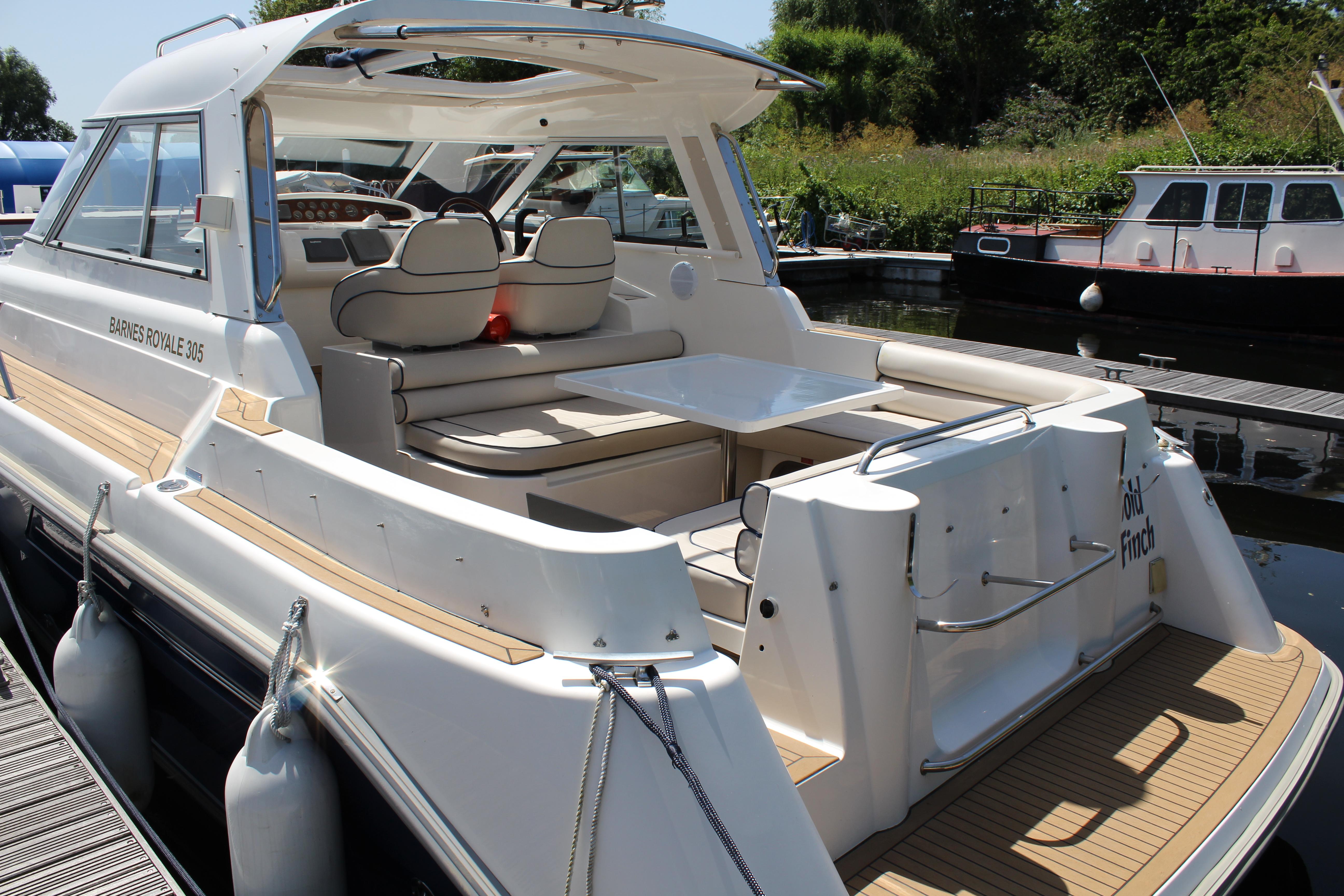2002 Barnes Brinkcraft Royale 305