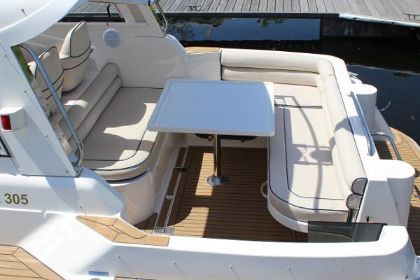 2002 Barnes Brinkcraft Royale 305