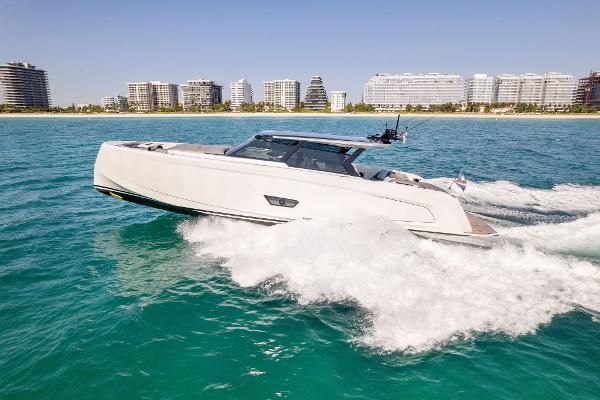 2022 Vanquish Yachts VQ58