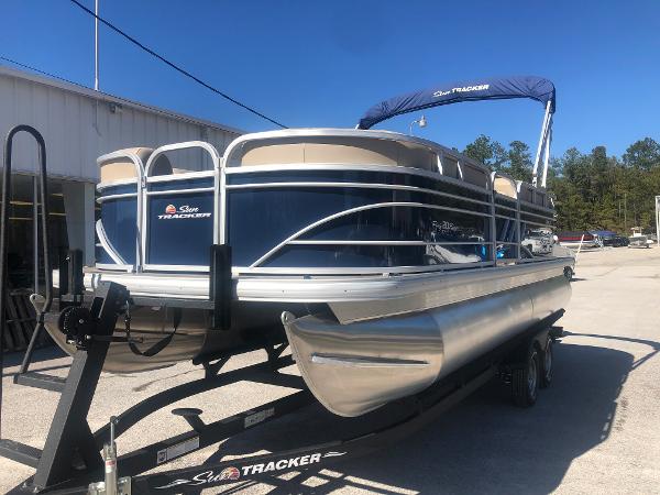 2021 Sun Tracker boat for sale, model of the boat is Party Barge 20 DLX & Image # 1 of 31