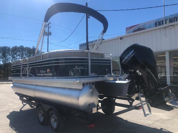 2021 Sun Tracker boat for sale, model of the boat is Party Barge 20 DLX & Image # 8 of 31