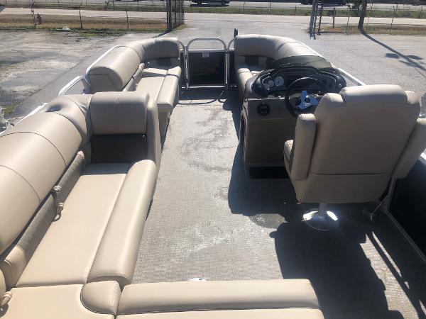 2021 Sun Tracker boat for sale, model of the boat is Party Barge 20 DLX & Image # 9 of 31