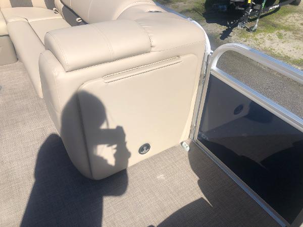 2021 Sun Tracker boat for sale, model of the boat is Party Barge 20 DLX & Image # 19 of 31