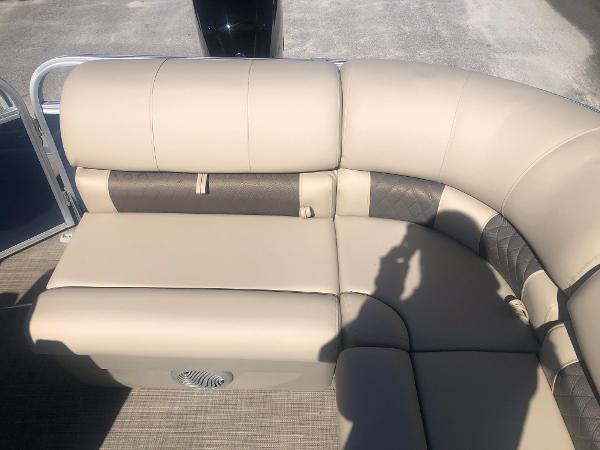 2021 Sun Tracker boat for sale, model of the boat is Party Barge 20 DLX & Image # 27 of 31