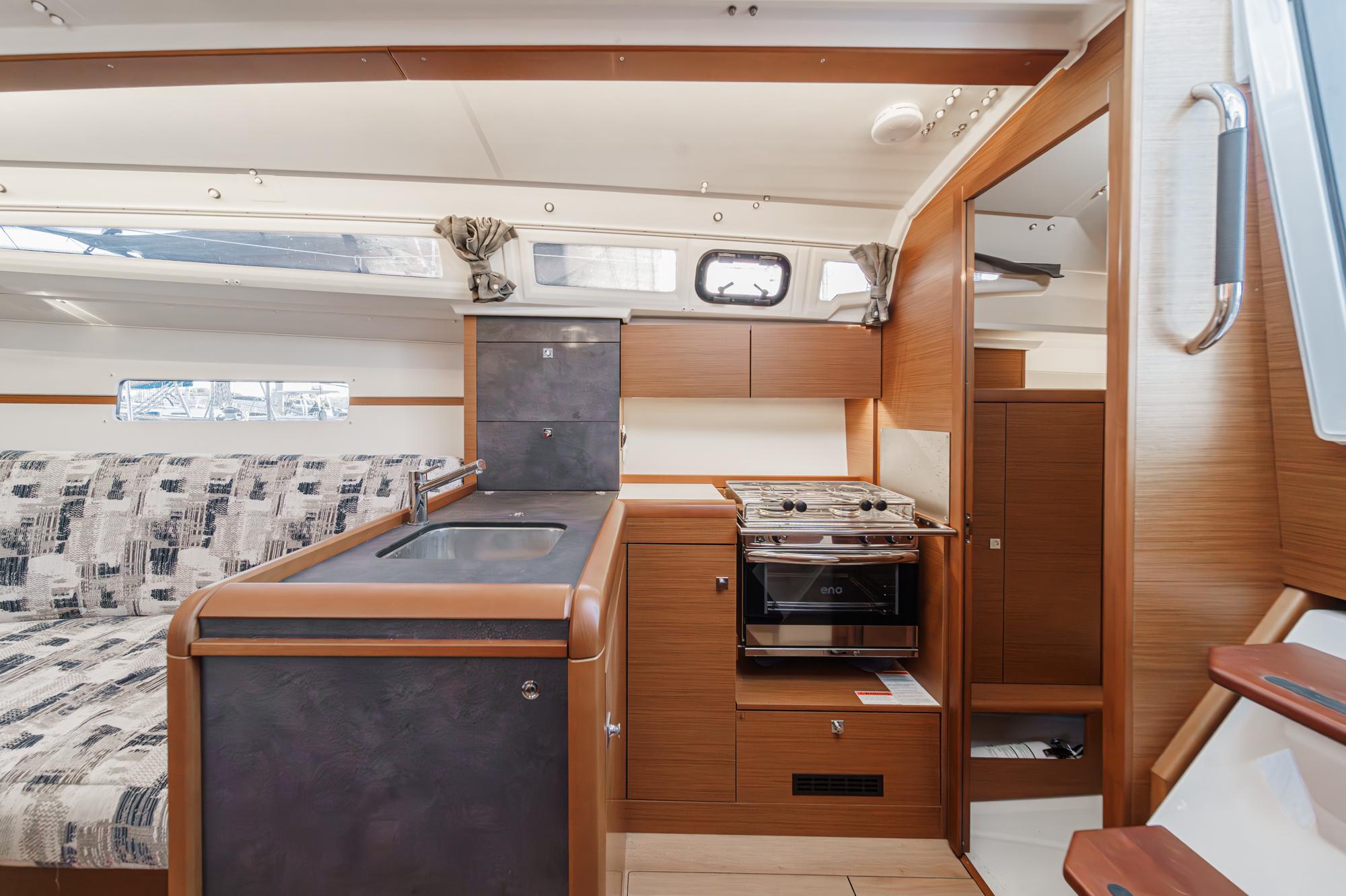 Highly Upgraded and ready to Sail!