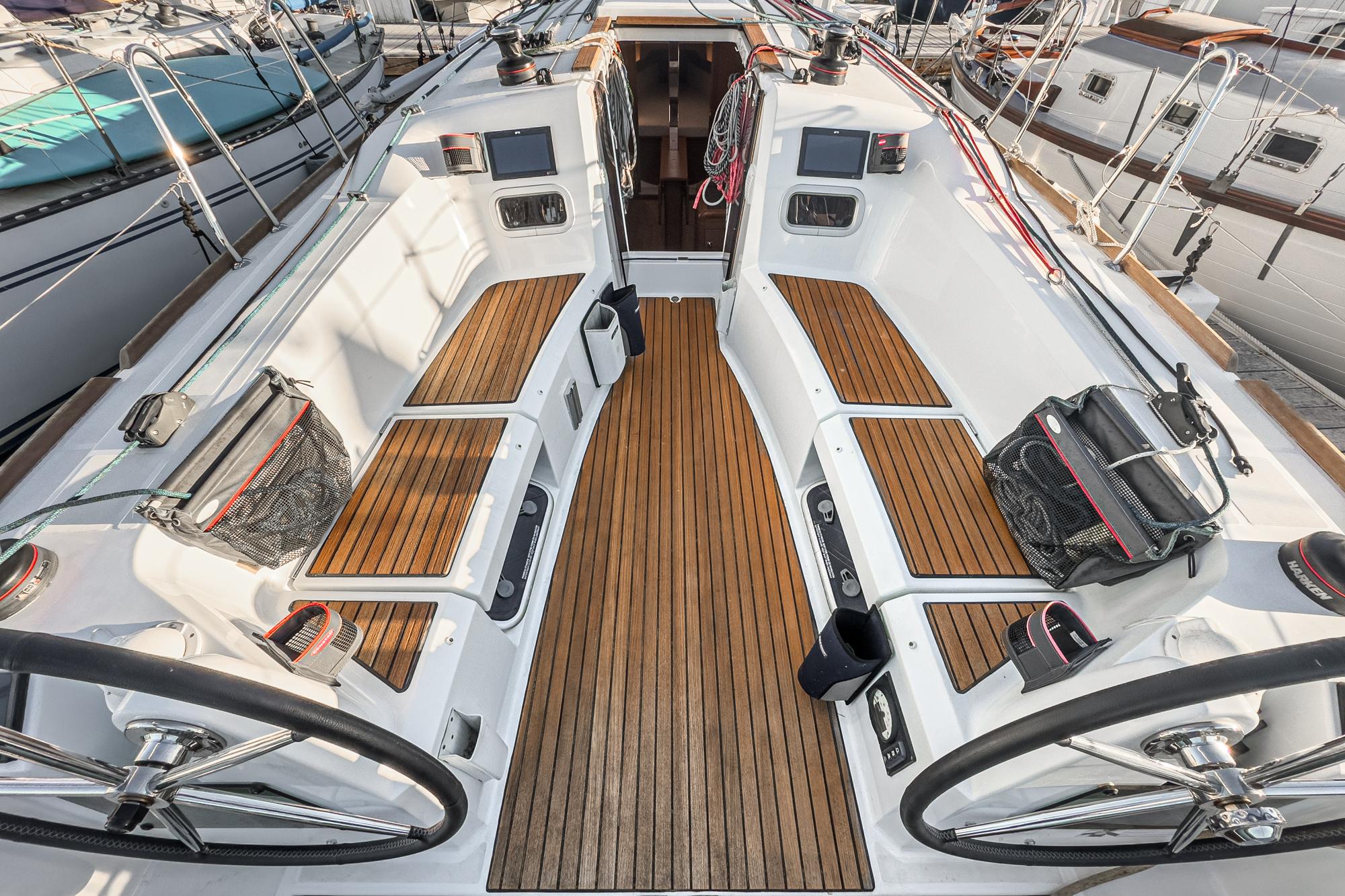 Highly Upgraded and ready to Sail!