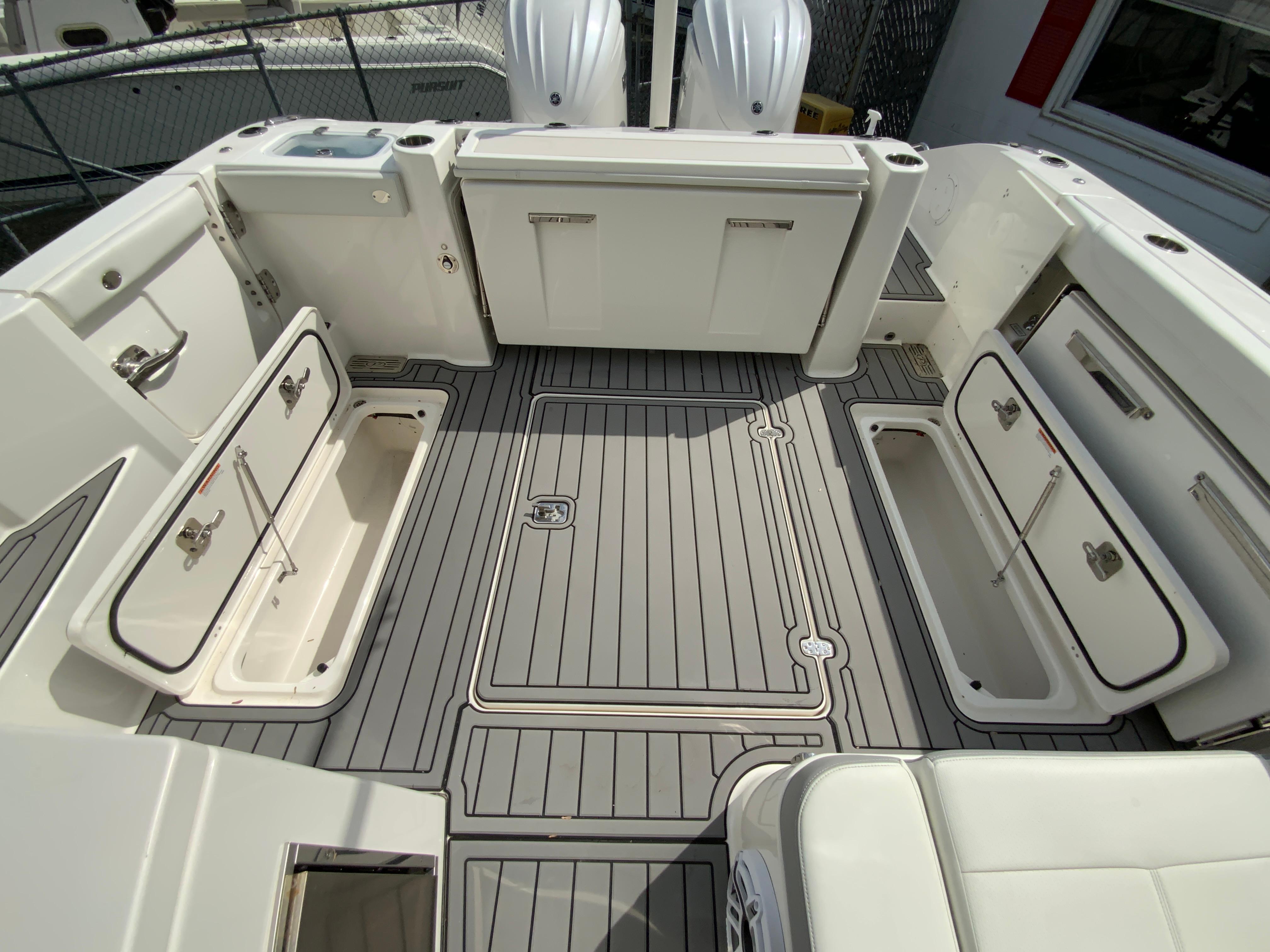 2023 Pursuit DC 326 Dual Console-32