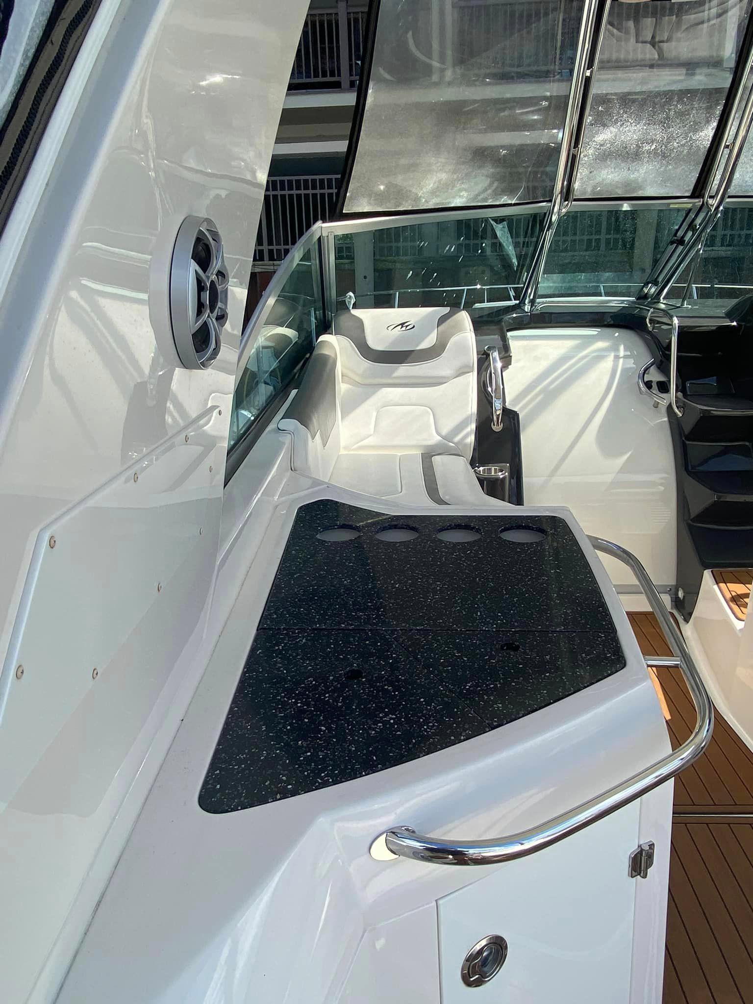 2014 Monterey 340 Sport Yacht