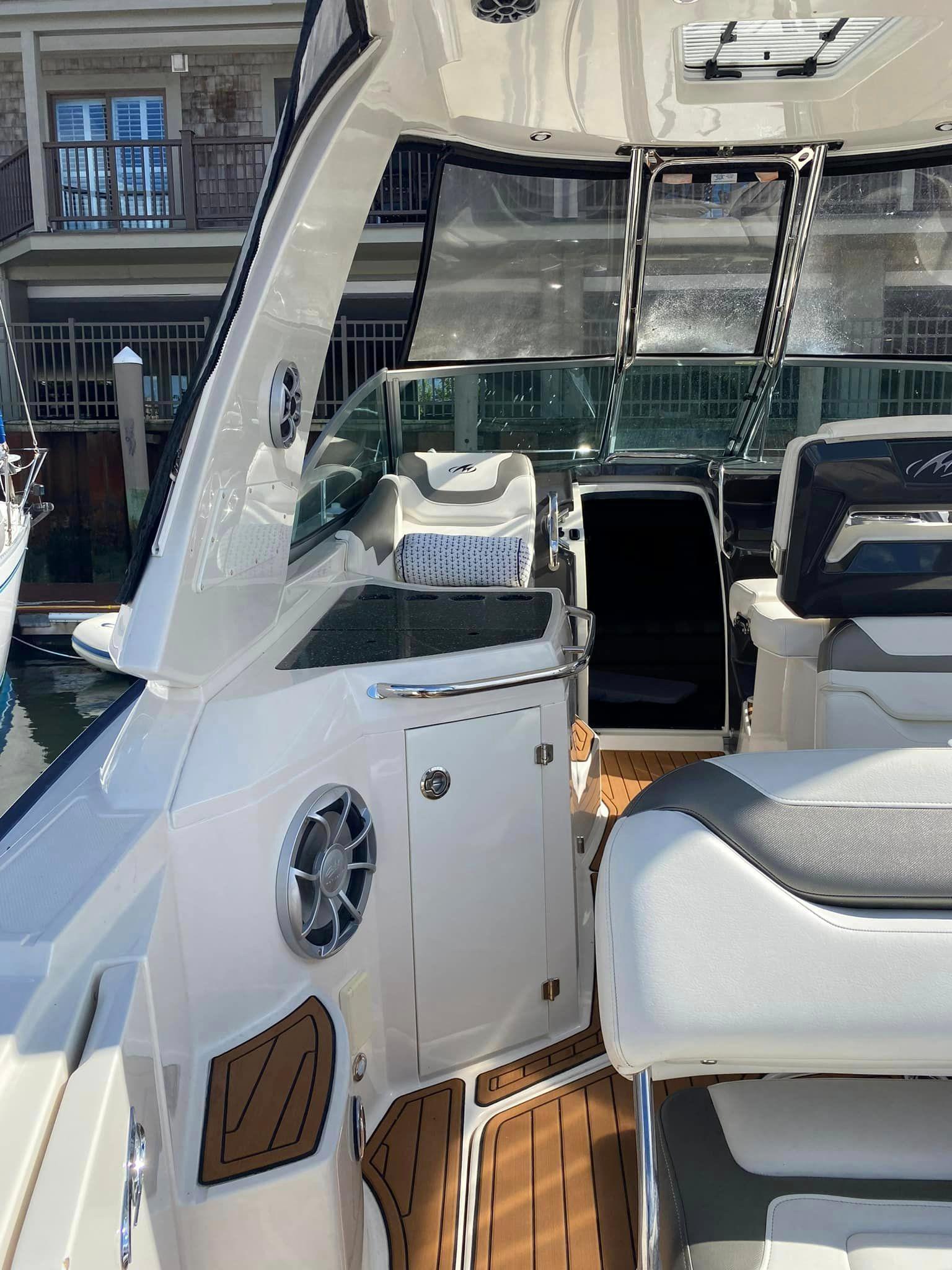 2014 Monterey 340 Sport Yacht