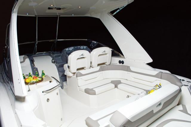 2014 Monterey 340 Sport Yacht