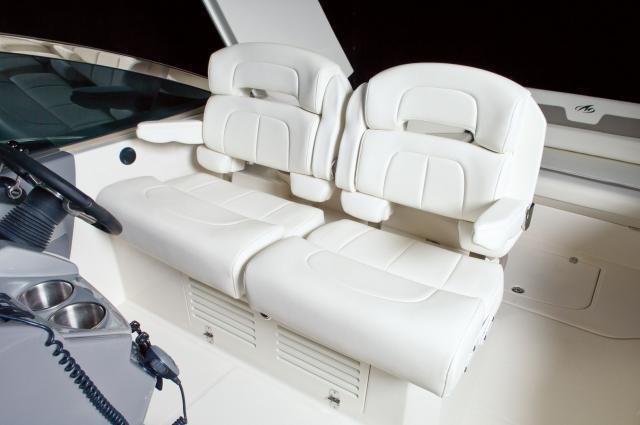 2014 Monterey 340 Sport Yacht