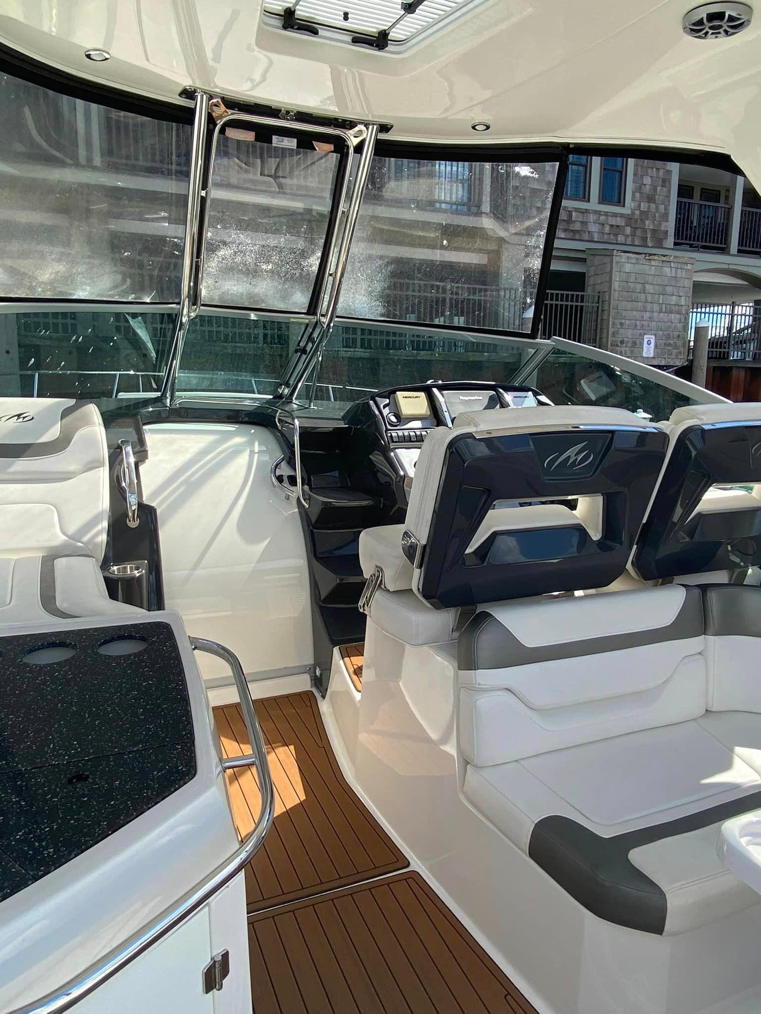 2014 Monterey 340 Sport Yacht