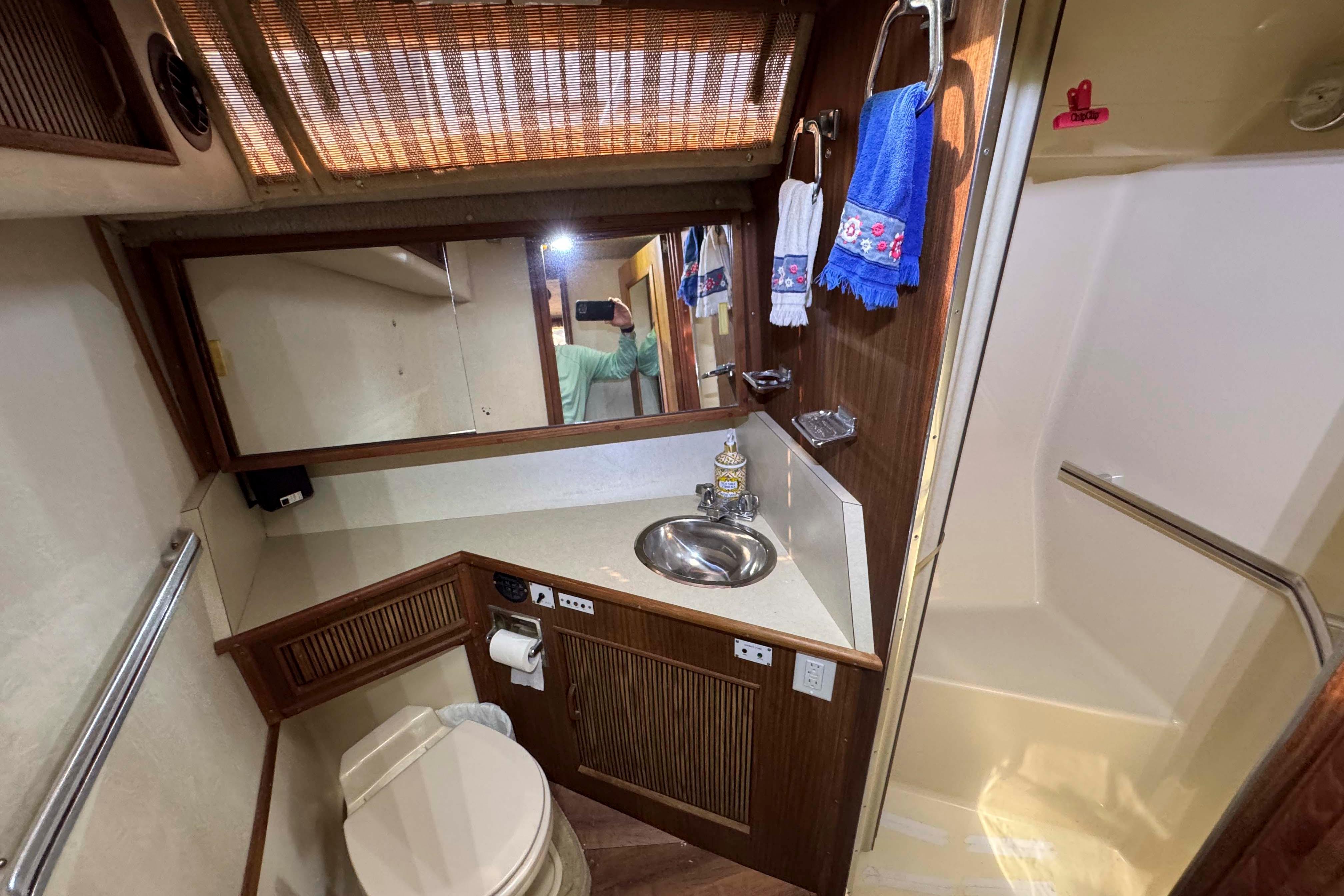 NY 10214 BP Knot 10 Yacht Sales
