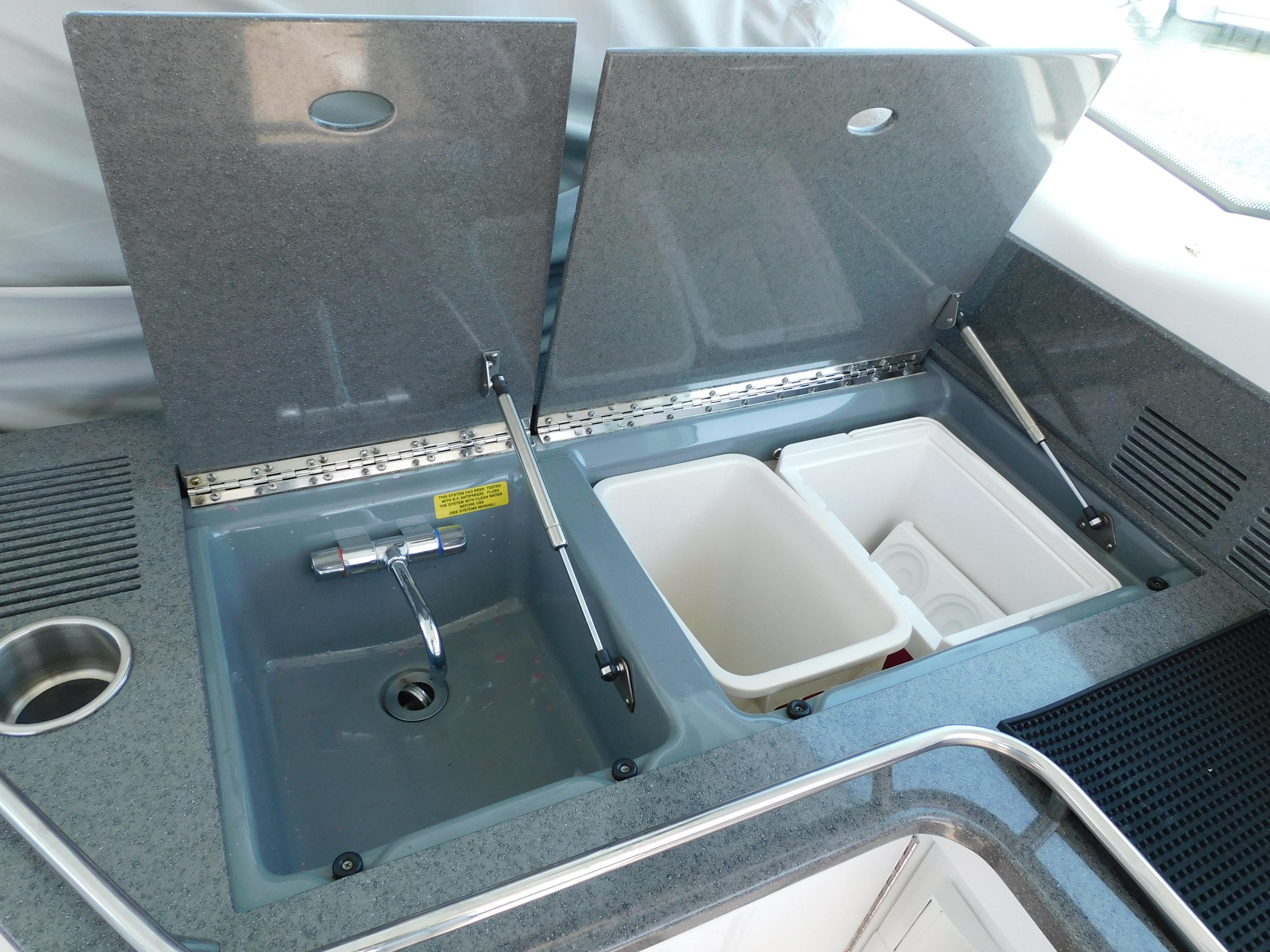 2015-formula-yacht-45-power-9767779-977196320-0-220420251354-50