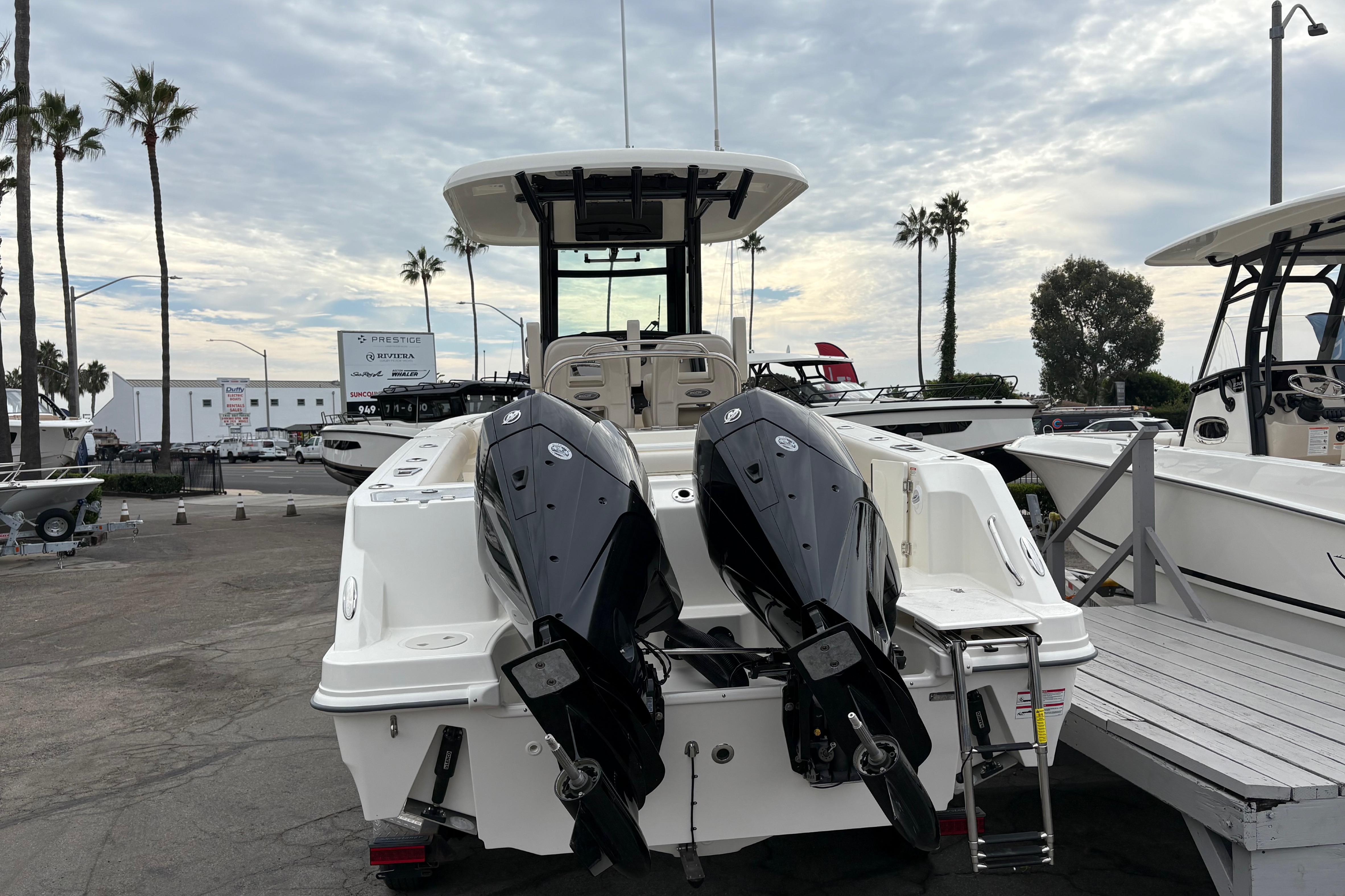 2026 Boston Whaler 250 Outrage #BW0224I inventory image at Sun Country Marine Group, Newport Beach