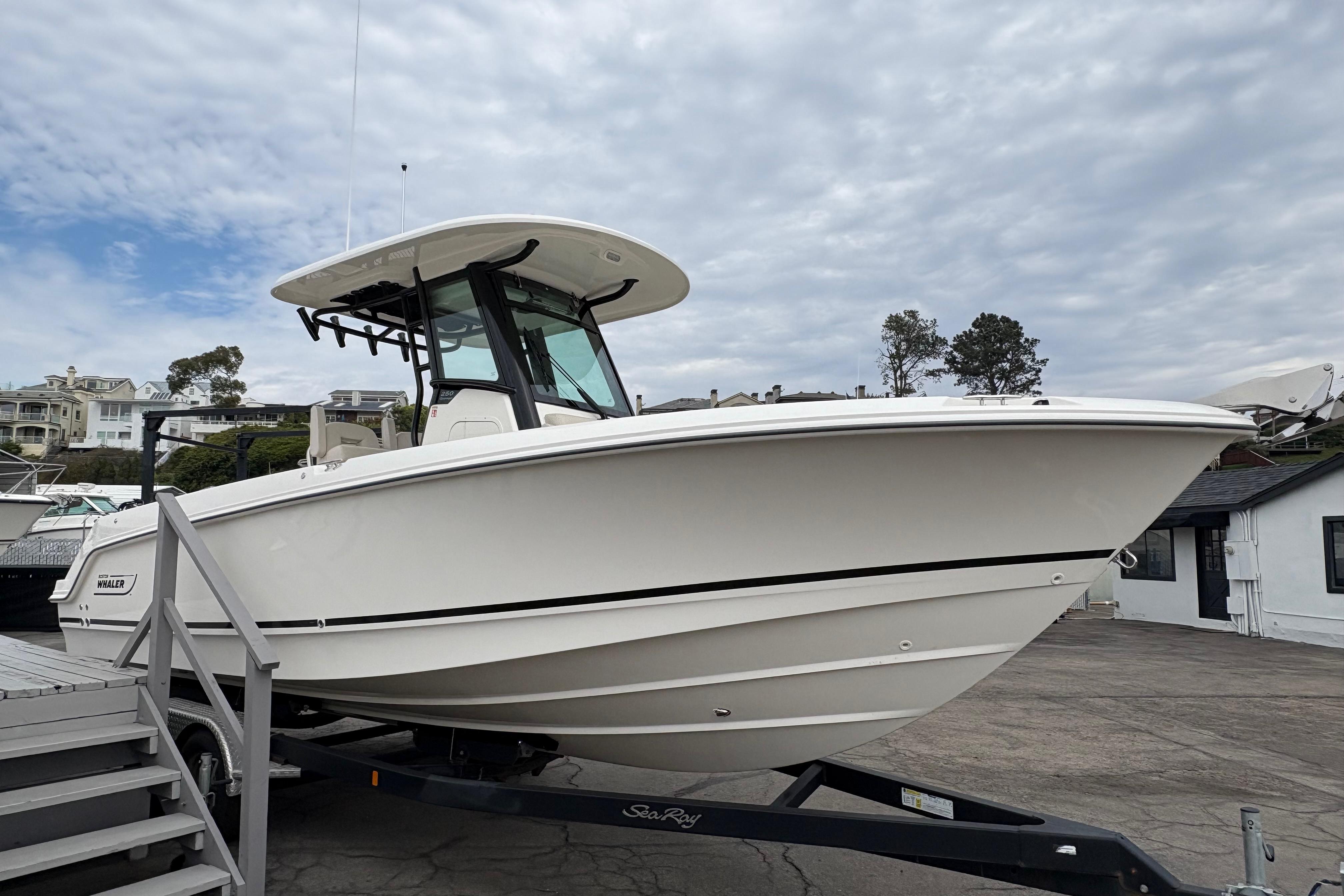 2026 Boston Whaler 250 Outrage #BW0224I inventory image at Sun Country Marine Group, Newport Beach