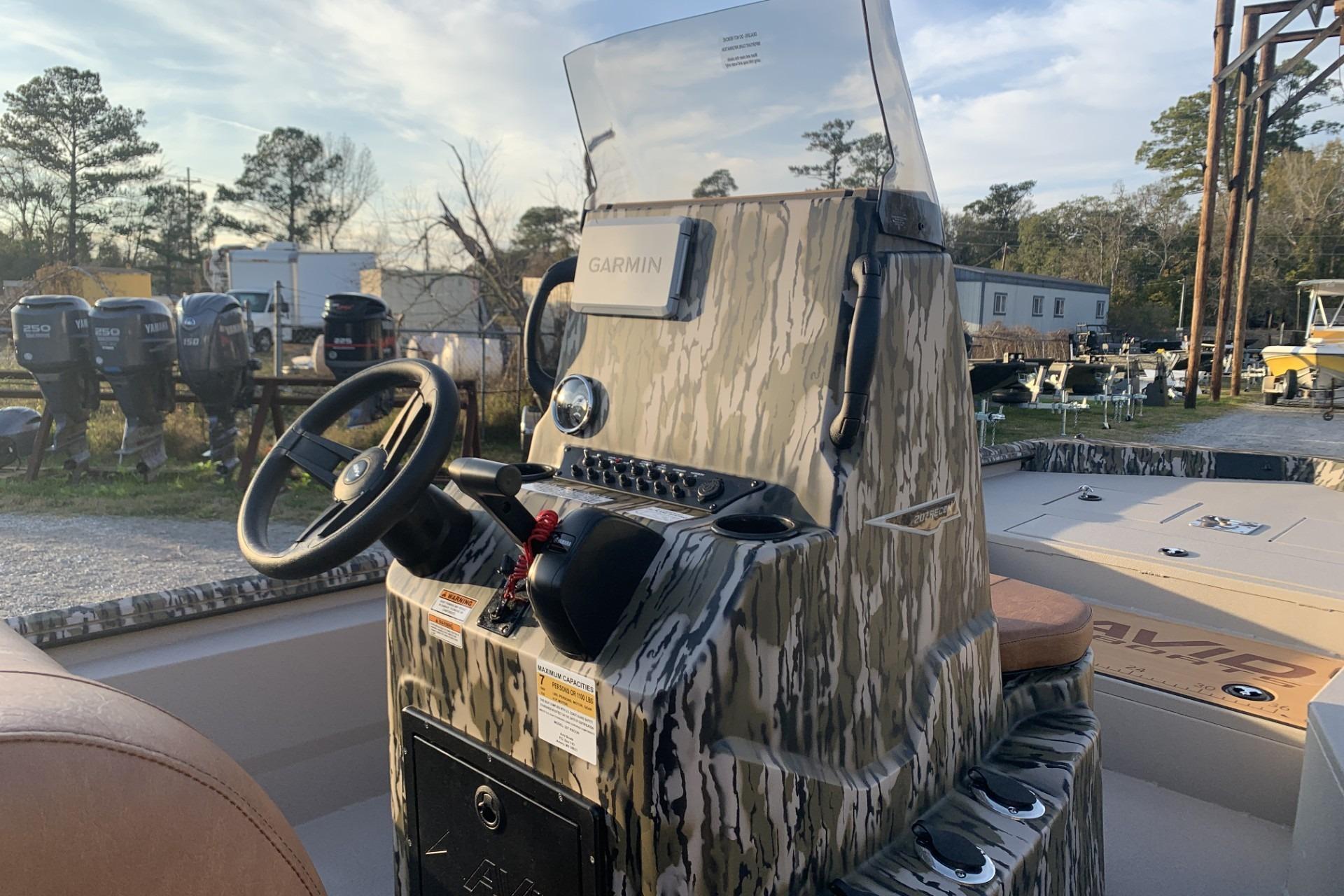 2026 Avid 21 Recon ST-10