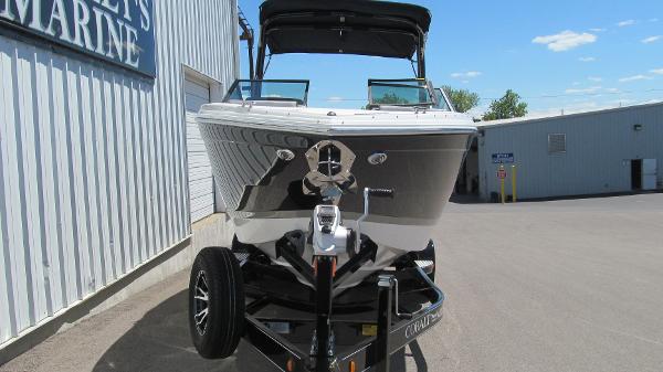 2021 Cobalt boat for sale, model of the boat is R8 & Image # 5 of 18