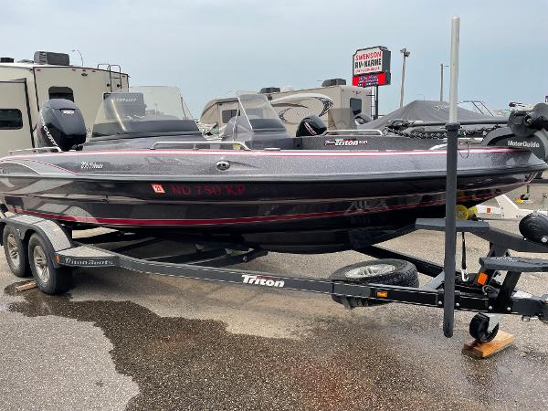 2018 Triton boat for sale, model of the boat is 206 Fishunter & Image # 1 of 16