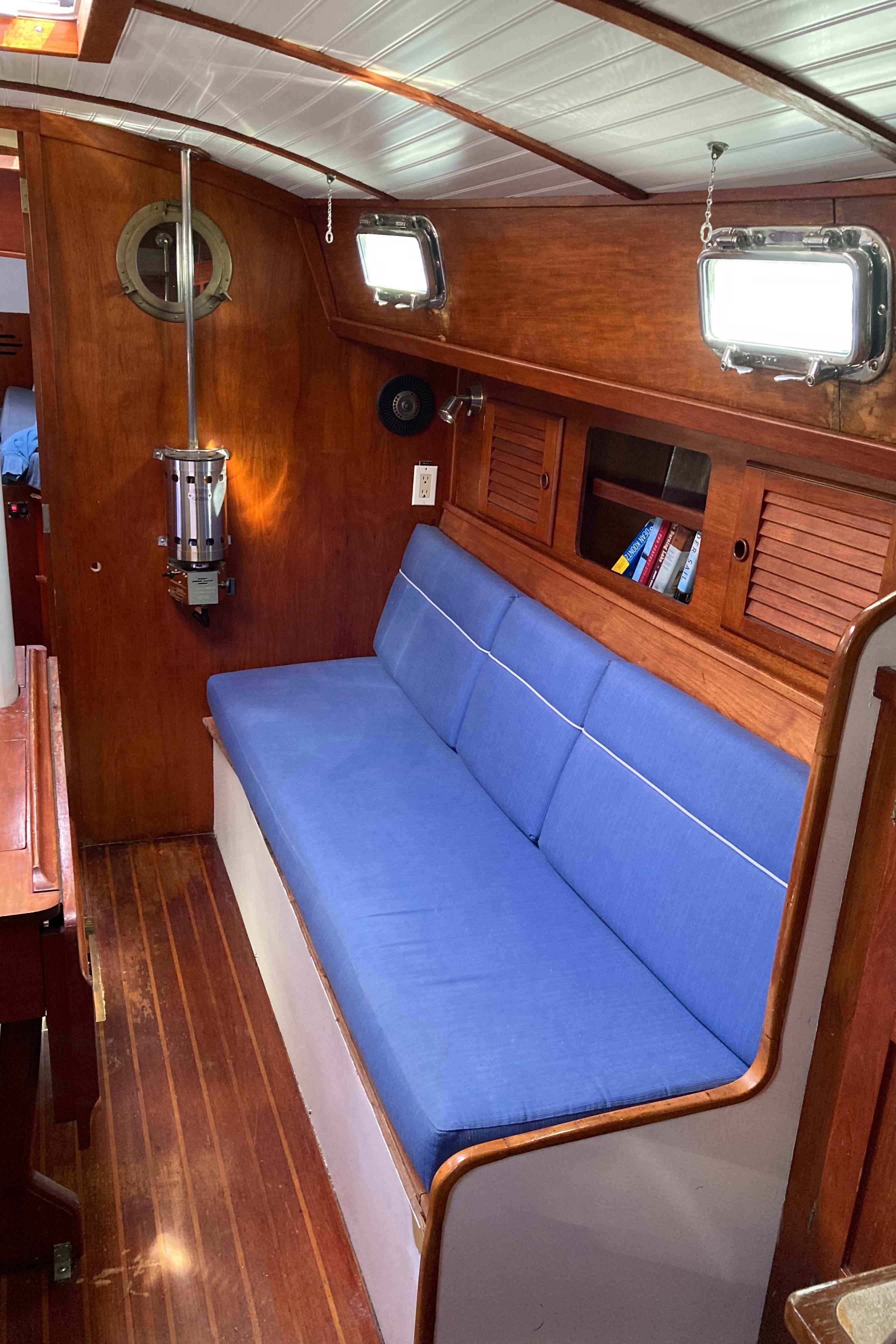 1979 Pearson 424 For Sale | YaZu Yachting | Deltaville