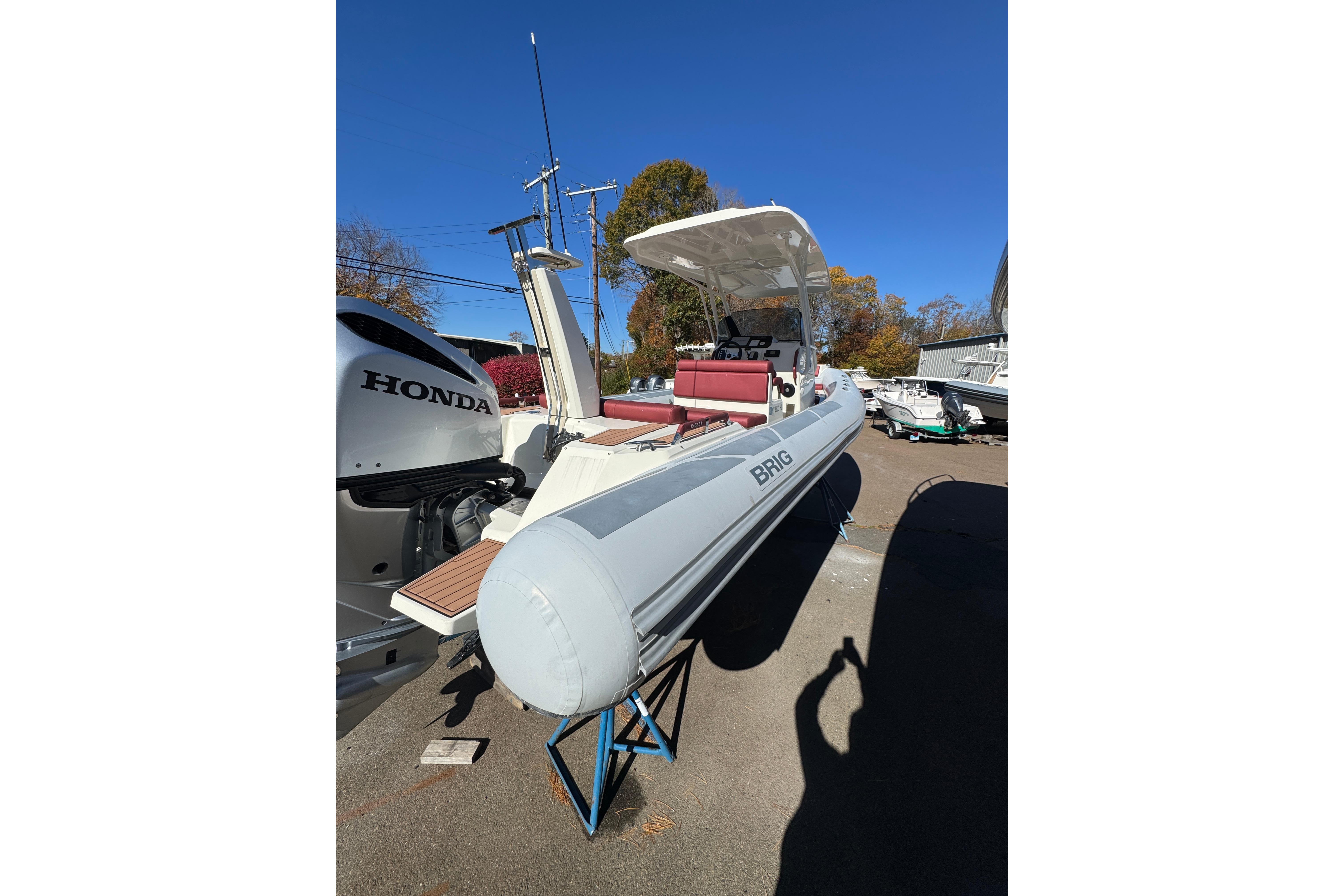 2022 Brig Eagle 8