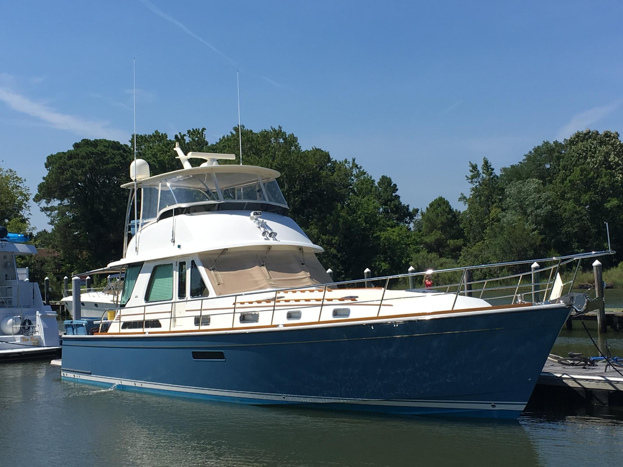 2015 Sabre 54 flybridge sedan