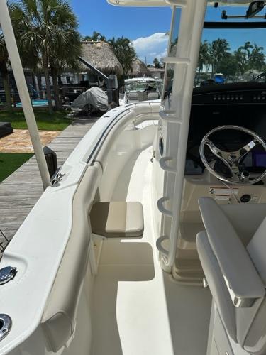 33' Boston Whaler, Listing Number 100902126, - Photo No. 13
