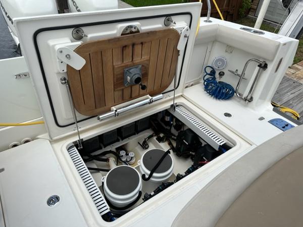 33' Boston Whaler, Listing Number 100902126, - Photo No. 17