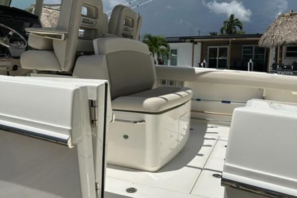 33' Boston Whaler, Listing Number 100902126, Image No. 14