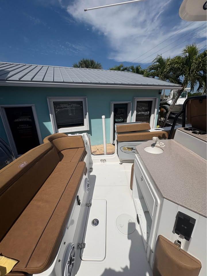 2022-seahunt-275-ultra-power-9727841-20250325122055058-1_XLARGE