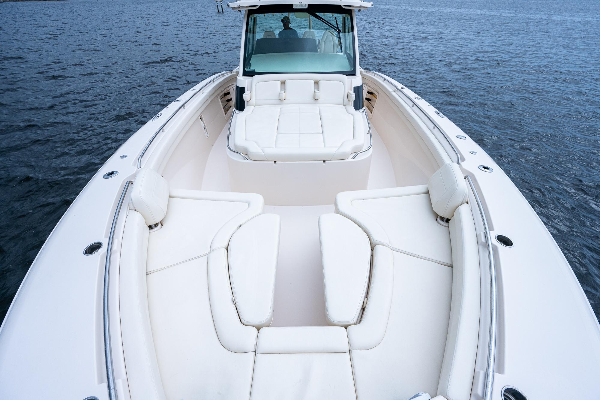 4th Quarter Yacht Photos Pics Grady White 45 4TH QUARTER - Forward Seating