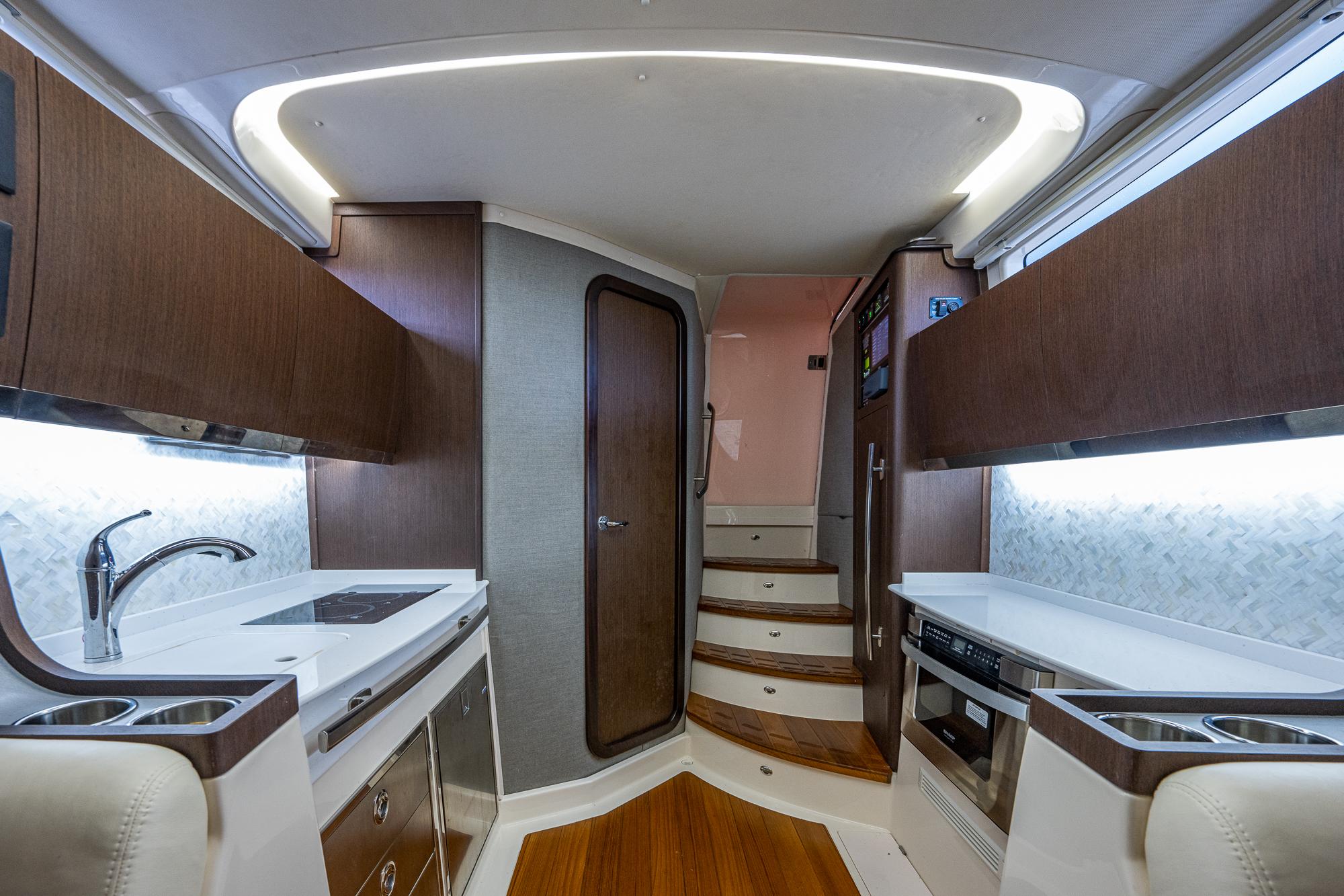 Grady White 45 4TH QUARTER - Interior Cabin